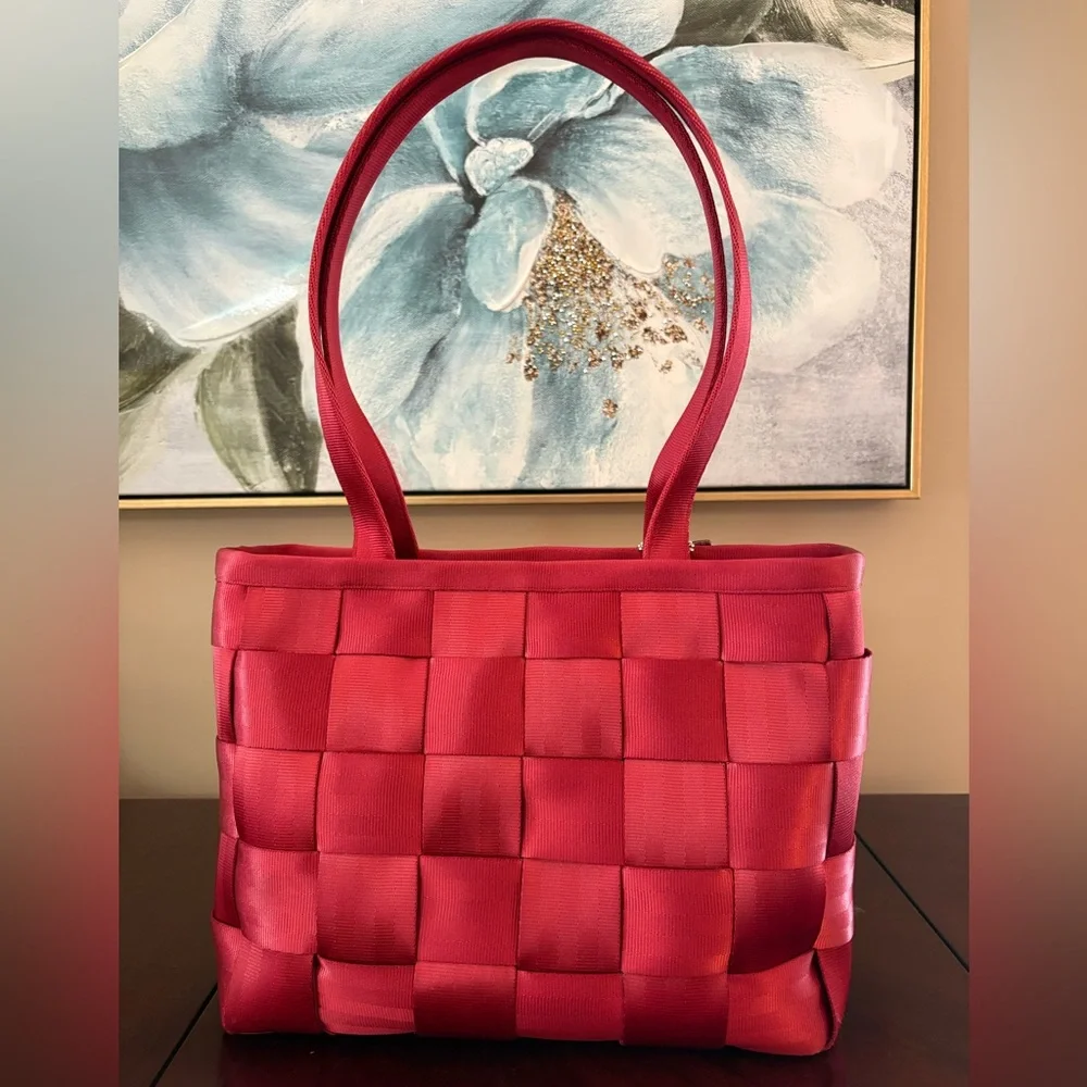 ❤️Red❤️Harvey’s Seatbelt Purse - Picture 2 of 7